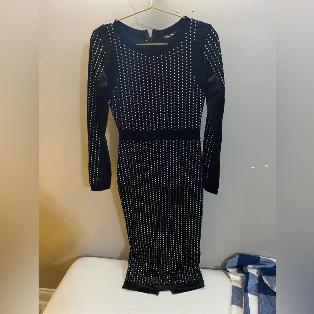 Chic Black Studded Long Sleeve Dress